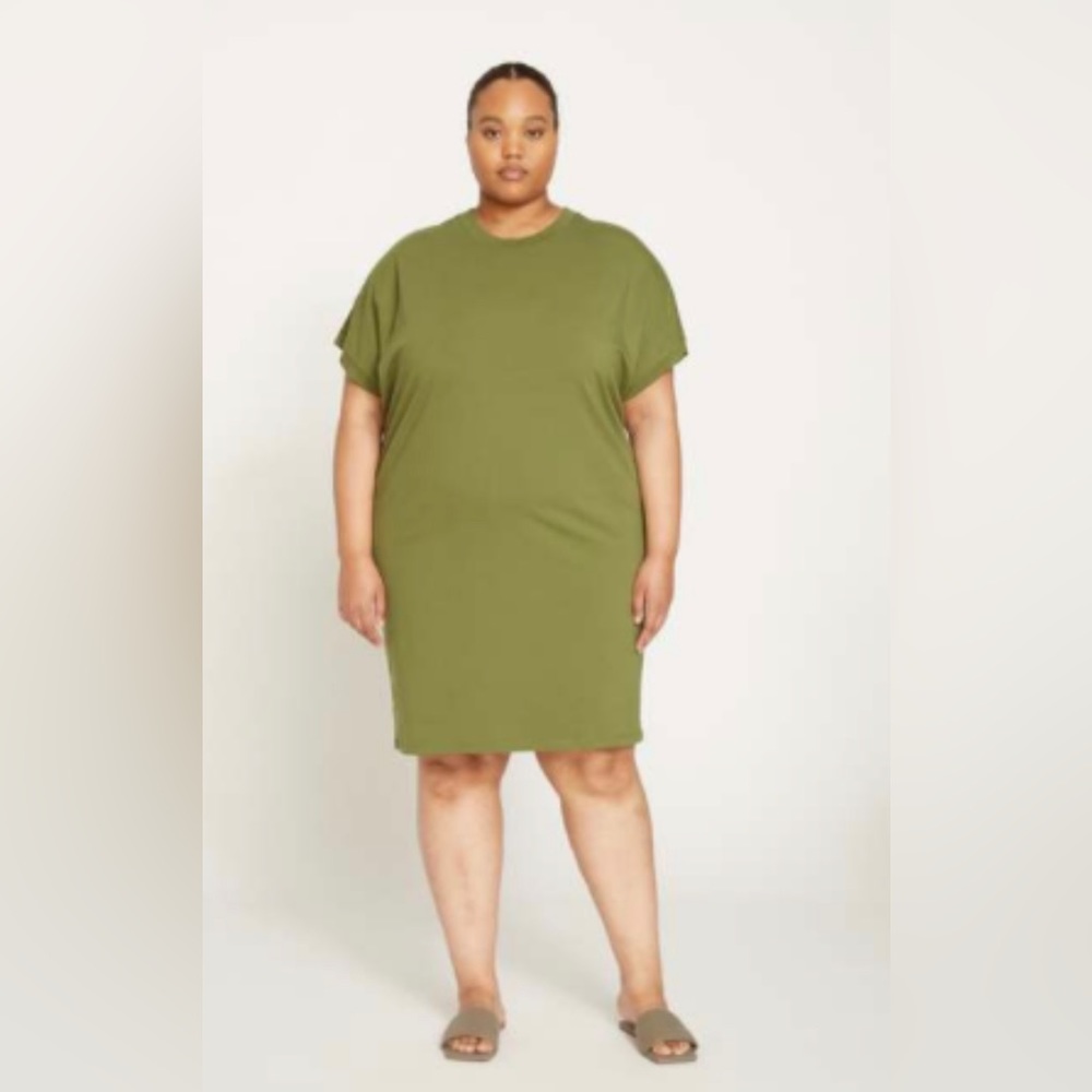 Universal Standard Elizabeth Easy t-shirt Dress in Chive, 18-20 Plus Size